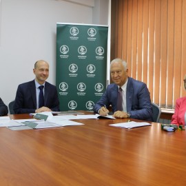 powiększ zdjęcie: Blisko 21,5 mln zł dla Legnicy