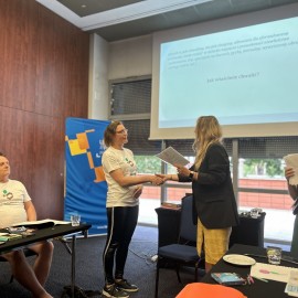 powiększ zdjęcie: Zakończył się kurs dla mam i ojców. W lipcu kolejna odsłona