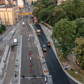 powiększ zdjęcie: Przebudowa ul. Pocztowej. Warstwa ścieralna asfaltu już położona