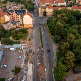 powiększ zdjęcie: Przebudowa ul. Pocztowej. Warstwa ścieralna asfaltu już położona