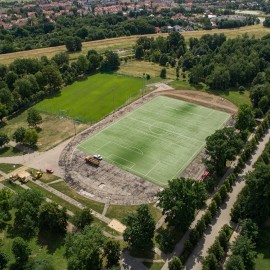 powiększ zdjęcie: Przebudowa kompleksów sportowych w II LO, ZSB i Parku Miejskim