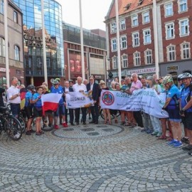 powiększ zdjęcie: Wizyta gości z Wuppertalu. Prezydent podpisał deklarację pokoju i przyjaźni