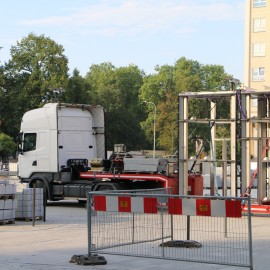 powiększ zdjęcie: Przebudowa placu Słowiańskiego – montaż wind w przejściu podziemnym