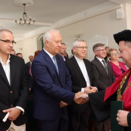 powiększ zdjęcie: Pasowanie nowych czeladników w Legnickim Cechu Rzemiosł