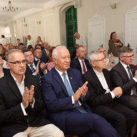 powiększ zdjęcie: Pasowanie nowych czeladników w Legnickim Cechu Rzemiosł
