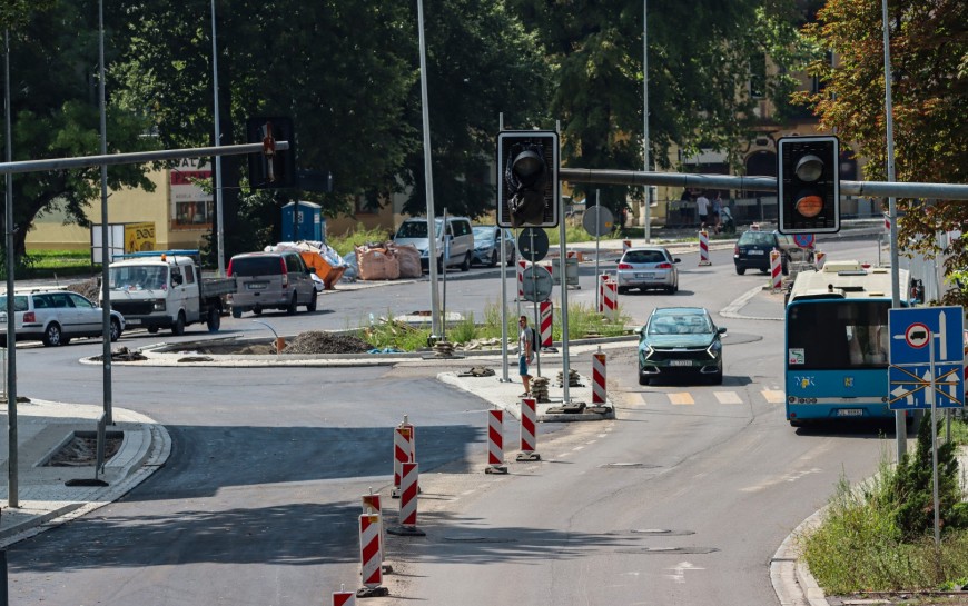 Wystąpią utrudnienia w okolicach Placu Słowiańskiego. Będzie układany asfalt