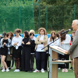 powiększ zdjęcie: Nowoczesne boisko i zmodernizowany Zespół Szkół Budowlanych w Legnicy