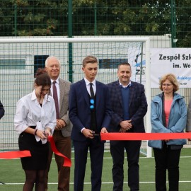 powiększ zdjęcie: Nowoczesne boisko i zmodernizowany Zespół Szkół Budowlanych w Legnicy