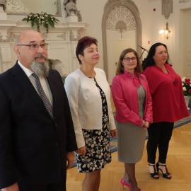 powiększ zdjęcie: Legnica świętuje Dzień Edukacji: Prezydent uhonorował nauczycieli i dyrektorów