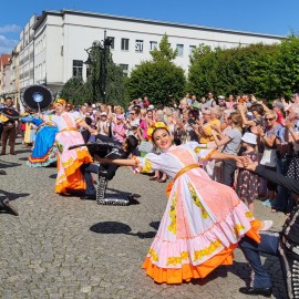 powiększ zdjęcie: Międzynarodowy Festiwal Folklorystyczny „Świat pod Kyczerą” uznany za jeden ...