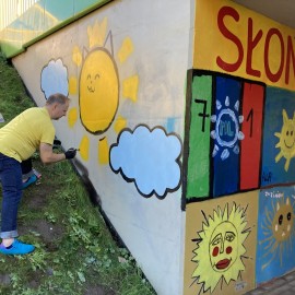 powiększ zdjęcie: Słoneczna mozaika na al. 100-lecia Odzyskania Niepodległości