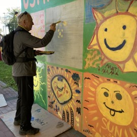 powiększ zdjęcie: Słoneczna mozaika na al. 100-lecia Odzyskania Niepodległości