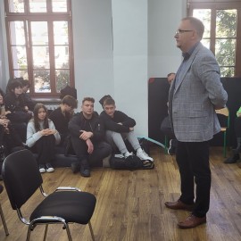 powiększ zdjęcie: Kampania HEJt podbija serca legnickich uczniów