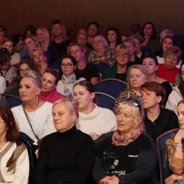 powiększ zdjęcie: 22. Spotkanie Kobiet w Legnicy - Kinga Zawodnik i 250 legniczanek