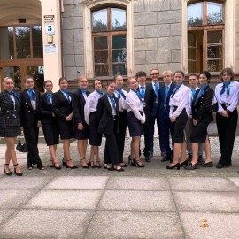 Kurs stewardess i stewardów w Ekonomie