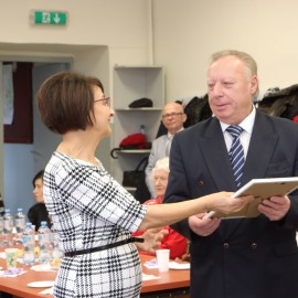 powiększ zdjęcie: Odnowiona siedziba szczęśliwych emerytów