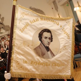 powiększ zdjęcie: Fryderyk Chopin patronem Zespołu Szkół Muzycznych