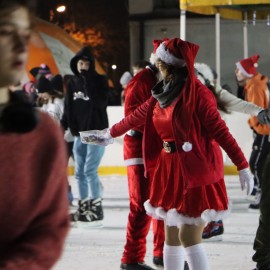 powiększ zdjęcie: Otwarcie lodowiska już za 6 dni!