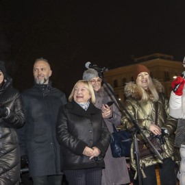 powiększ zdjęcie: Świąteczne iluminacje rozświetliły Legnicę