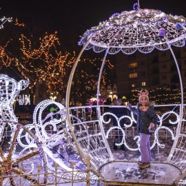 powiększ zdjęcie: Świąteczne iluminacje rozświetliły Legnicę