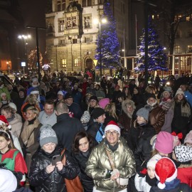 powiększ zdjęcie: Świąteczne iluminacje rozświetliły Legnicę