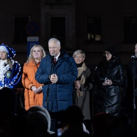 powiększ zdjęcie: Świąteczne iluminacje rozświetliły Legnicę