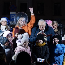 powiększ zdjęcie: Świąteczne iluminacje rozświetliły Legnicę