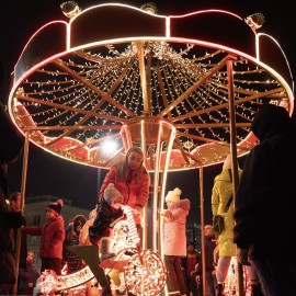powiększ zdjęcie: Świąteczne iluminacje rozświetliły Legnicę