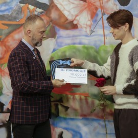powiększ zdjęcie: Najwyższy laur dla Nikity Krzyżanowskiej podczas Przeglądu Malarstwa Młodych