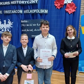 powiększ zdjęcie: W hołdzie Powstańcom Wielkopolskim: Konkurs historyczny w SP 1 w Legnicy