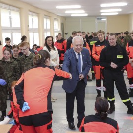 powiększ zdjęcie: Zakup sprzętu medycznego dla VII LO w Legnicy