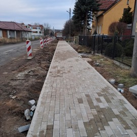 powiększ zdjęcie: Nowy chodnik na Pątnowskiej