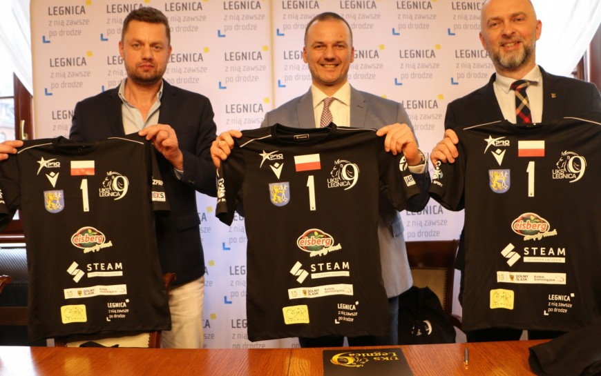 Eisberg Sp. z o.o sponsorem tytularnym UKS Dziewiątka Legnica