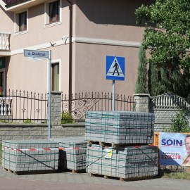 powiększ zdjęcie: Na ulicy Działkowej powstanie nowy chodnik. Będzie bezpieczniej i wygodniej