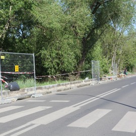 powiększ zdjęcie: Na ulicy Działkowej powstanie nowy chodnik. Będzie bezpieczniej i wygodniej
