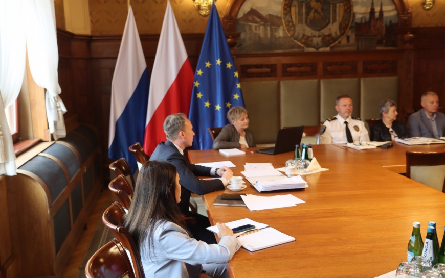 O uporządkowaniu podwórek i wiat śmietnikowych na kolegium prezydenta
