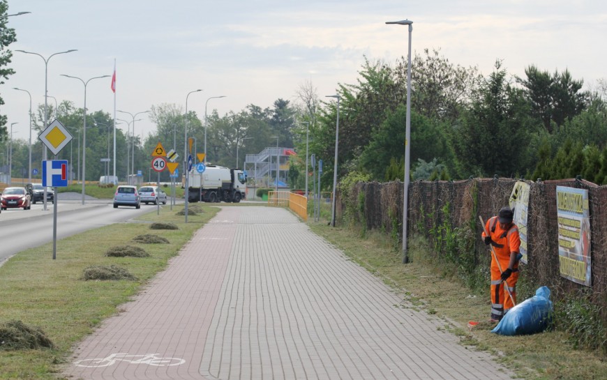 Kontynuacja koszenia traw i pielęgnacji żywopłotów w mieście