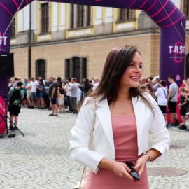 powiększ zdjęcie: Tysiące legniczan podziwiało niezwykłe samochody. Zobacz fotorelację z wydarzenia