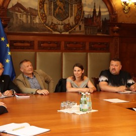powiększ zdjęcie: Prezydent spotkał się z działaczami sportowymi legnickich klubów