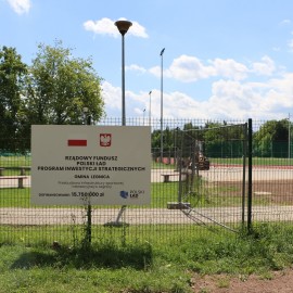 powiększ zdjęcie: Modernizacja kompleksu sportowego w parku dobiega końca
