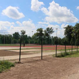 powiększ zdjęcie: Modernizacja kompleksu sportowego w parku dobiega końca