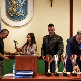 powiększ zdjęcie: Podsumowanie szkolnego roku sportowego. Zobacz kto zwyciężył