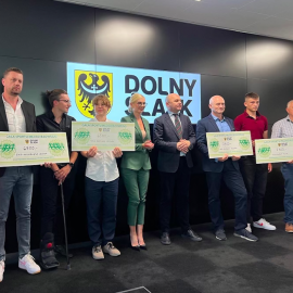 powiększ zdjęcie: Świetny wynik UKS Dziewiątka w ogólnopolskiej rywalizacji. Gratulujemy