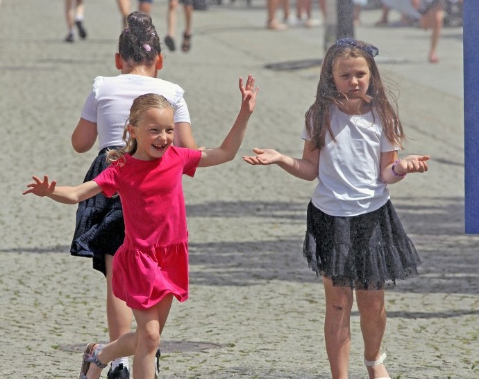 LPWiK uruchomiło kurtyny wodne. W tych miejscach się ochłodzisz