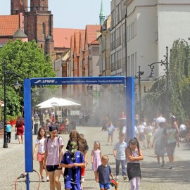 powiększ zdjęcie: LPWiK uruchomiło kurtyny wodne. W tych miejscach się ochłodzisz