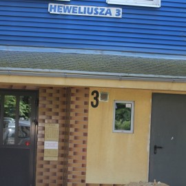 powiększ zdjęcie: Trwa remont chodnika przy ul. Hewelisza na Koperniku