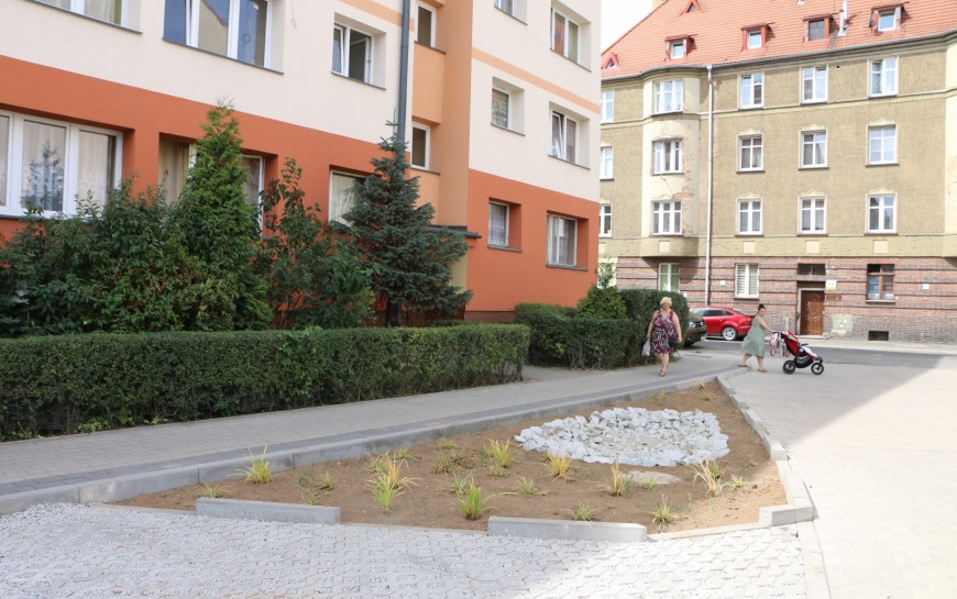 Rewitalizacja podwórza na Kartuzach. Miasto szuka wykonawcy