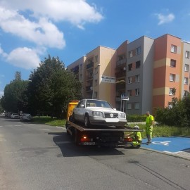 Porzucone wraki znikają z legnickich ulic