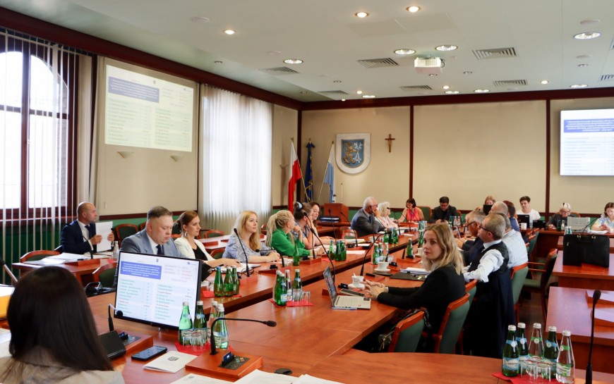 Zaproszenie na VI sesję Rady Miejskiej Legnicy