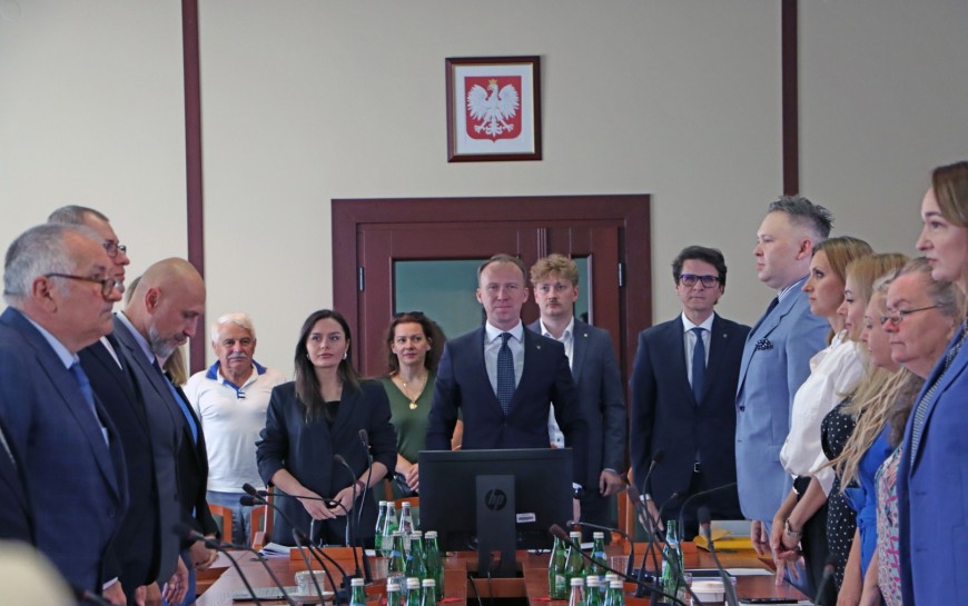 Więcej pieniędzy na remonty i pomoc społeczną